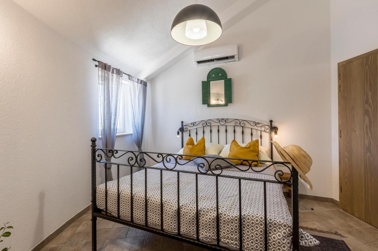 Island Getaway - Heritage House Mirce 外观 照片