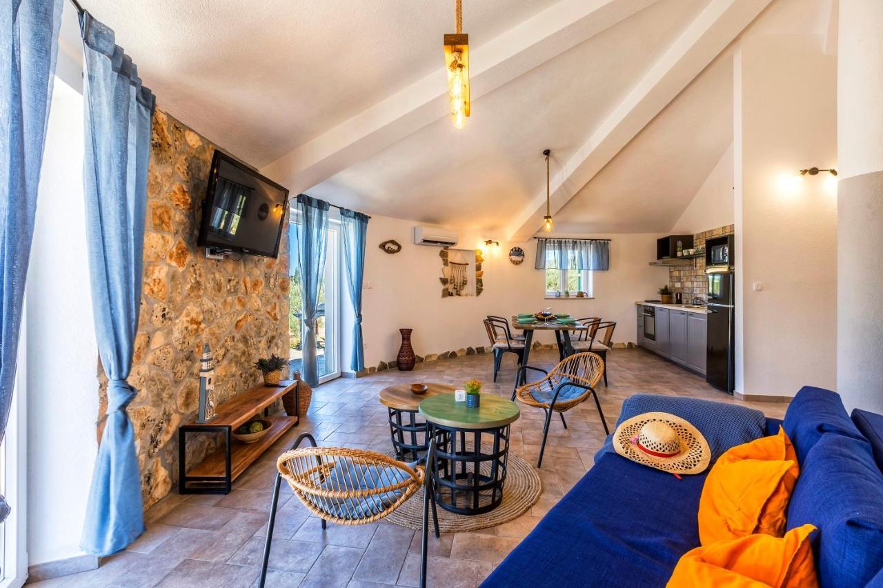 Island Getaway - Heritage House Mirce 外观 照片
